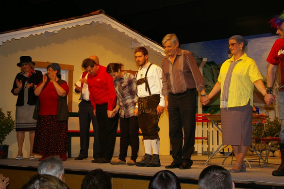 mini-bea_FraschtnerB__hne_Premiere_UnsereliebenNachbarn 113.jpg