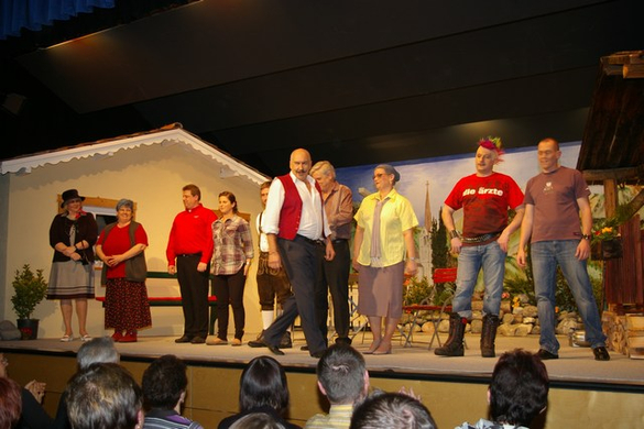 mini-bea_FraschtnerB__hne_Premiere_UnsereliebenNachbarn 114.jpg