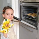15 Wenn die Schnecken goldbraun sind - nach circa 20 Minuten - nimmst du sie aus dem Backofen_JPG-1371120985