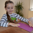 02a Falte die Papierserviette einmal auseinander_JPG-1371121674