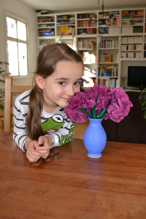 11 Geheimtipp - Gib etwas Parfum auf die Blumen_ damit sie gut duften_JPG-1371122048