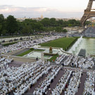 "Dîner en blanc" in Paris