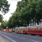 Unfall vor dem Gartenbaukino: Straßenbahn kracht am Parkring in Pkw