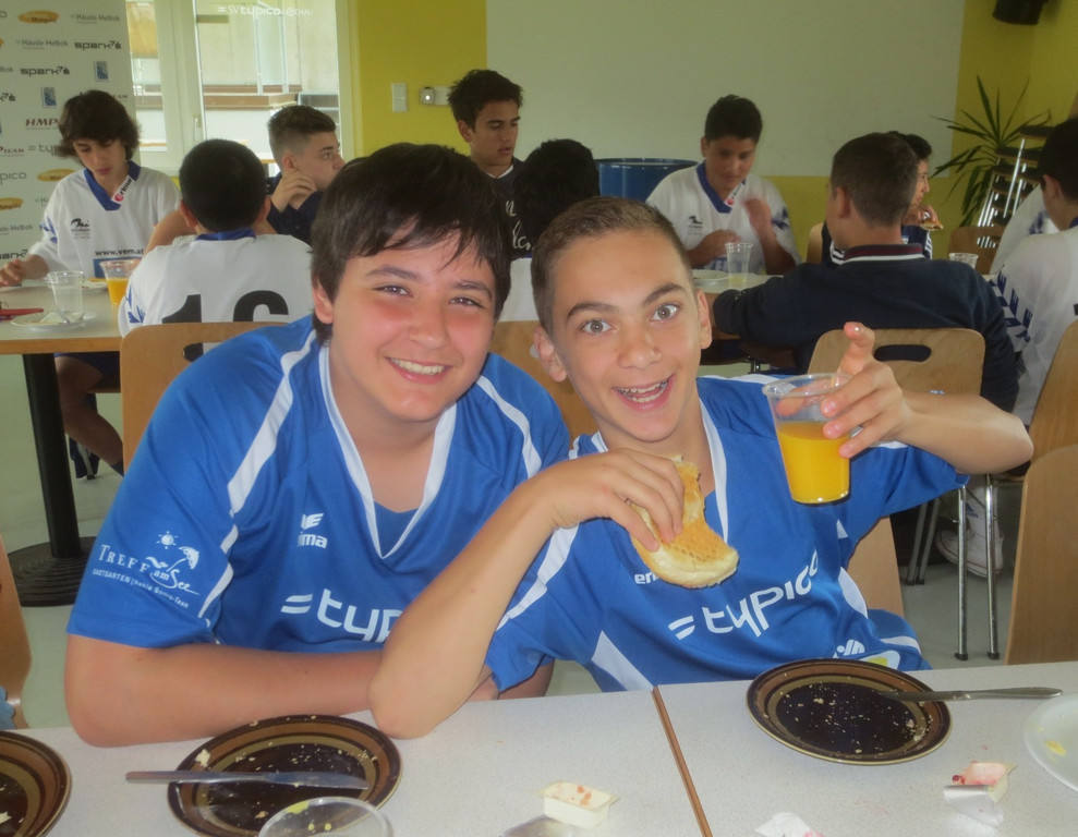 Fussball U 15 Fr__hst__ck 15-06-2013 _3__jpg-1371312790