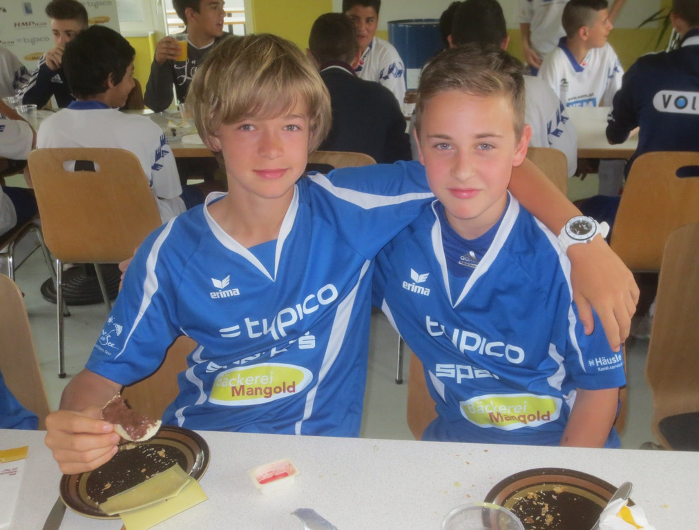 Fussball U 15 Fr__hst__ck 15-06-2013 _4__jpg-1371312795