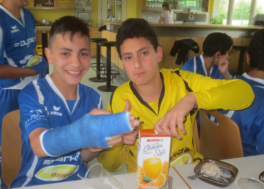 Fussball U 15 Fr__hst__ck 15-06-2013 _7__jpg-1371312809