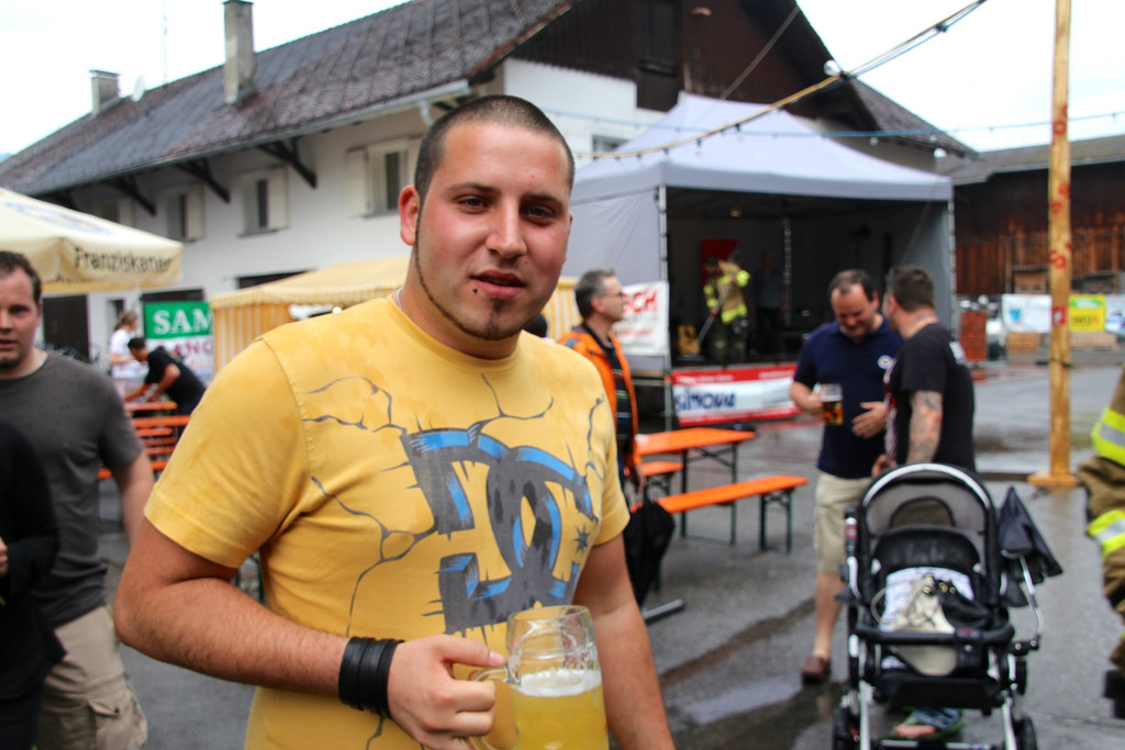BK_150613_Strassenhock Nofels 14_jpg-1371331131