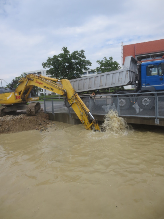 Dorfbachm__ndung Baggerarbeiten 2013 _13__jpg-1371390938