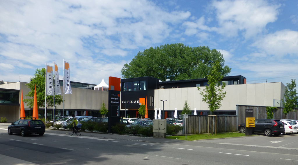 Inhaus1a_jpg-1371472356