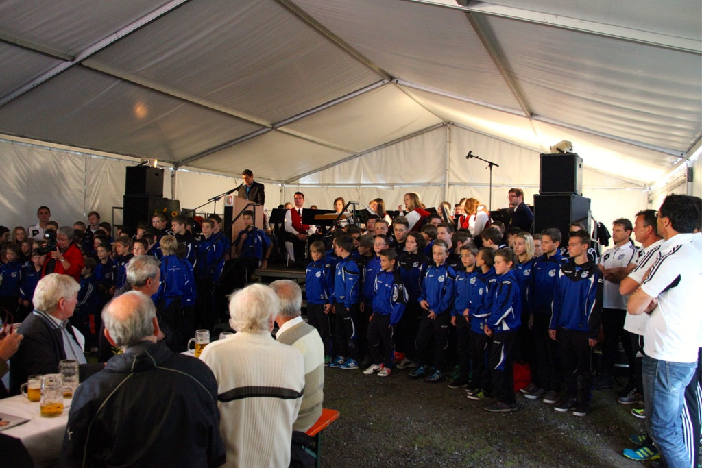 KOE_Sportplatzeroeffnung Goefis 16_jpg-1371930771