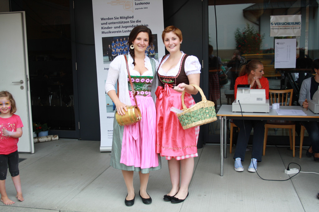 MELANIE und REGINA IMG_2998.JPG