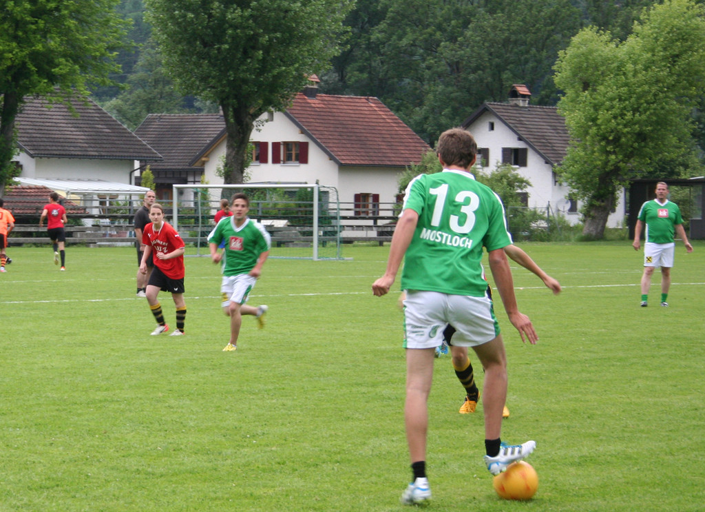 Fu__ballplatz_jpg-1372013618