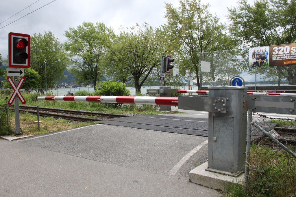 Bahn__bergang Strandbad 24-06-2013 _4__jpg-1372077628