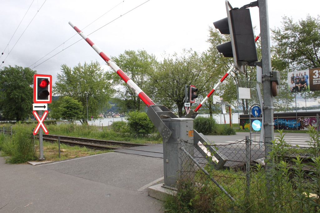 Bahn__bergang Strandbad 24-06-2013 _9__jpg-1372077655