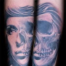 25 Patrick Schneider_Totenkopf-halb Frau.jpg