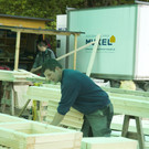 Musikanten bauen Barelemente