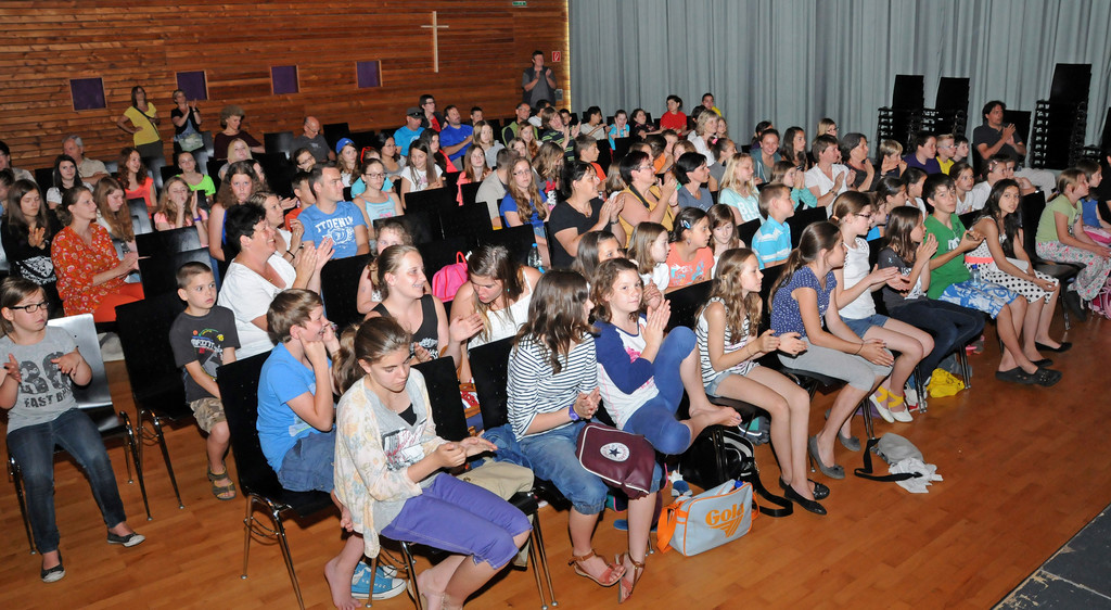 Schultheater 21-06-2013 23_jpg-1372425681