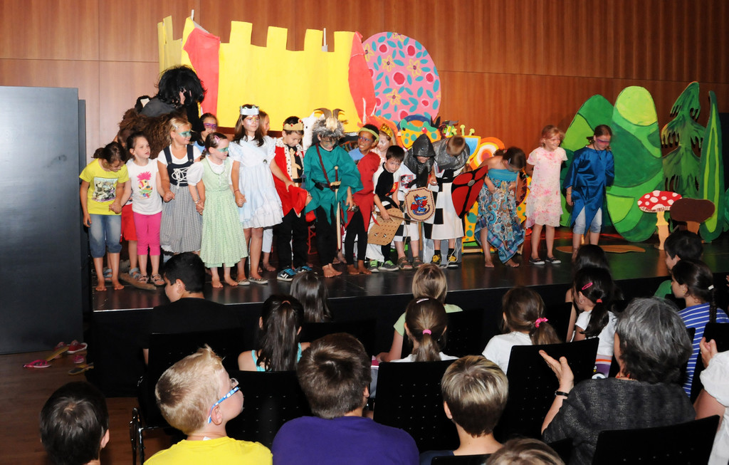 Schultheater 21-06-2013 27_jpg-1372425057
