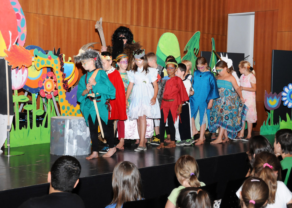 Schultheater 21-06-2013 17_jpg-1372425673