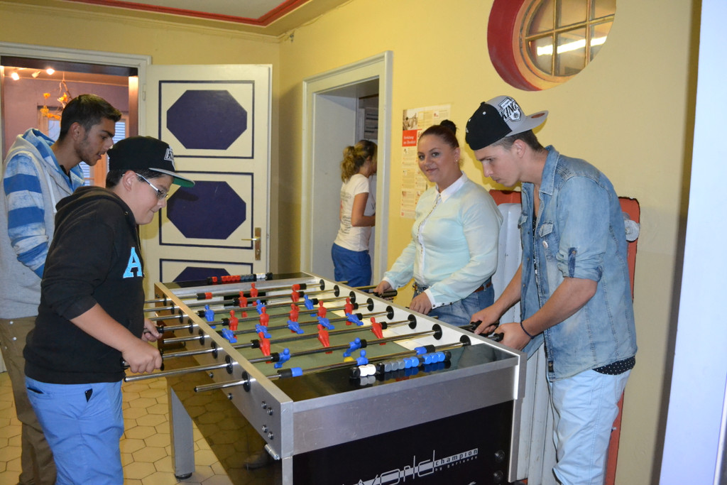15 Tischfu__ball im Jugendhaus_JPG-1372533362