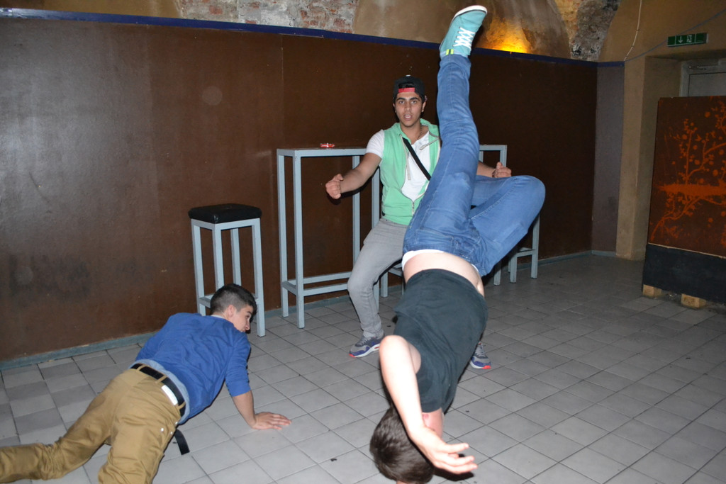 17 Ara _16_ und seine Kumpels am Dancefloor_JPG-1372533449