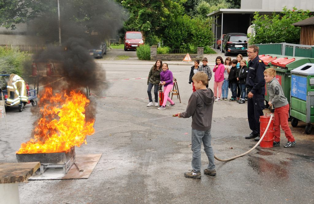 Feuerwehrbesuch 27-06-2013 26_jpg-1372694398