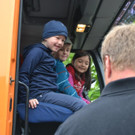 17 Alma_ Philipp und Deniz d__rfen im LKW der Stadtg__rtnerei  Probesitzen_JPG-1372874160