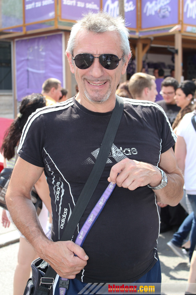 12994941.jpg