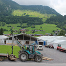 Aufbau des Festzeltes in Au