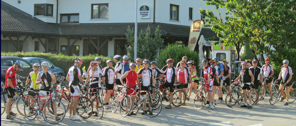 Team per pedales Abfahrbereit zur Bodensee-Tour 2013.jpg