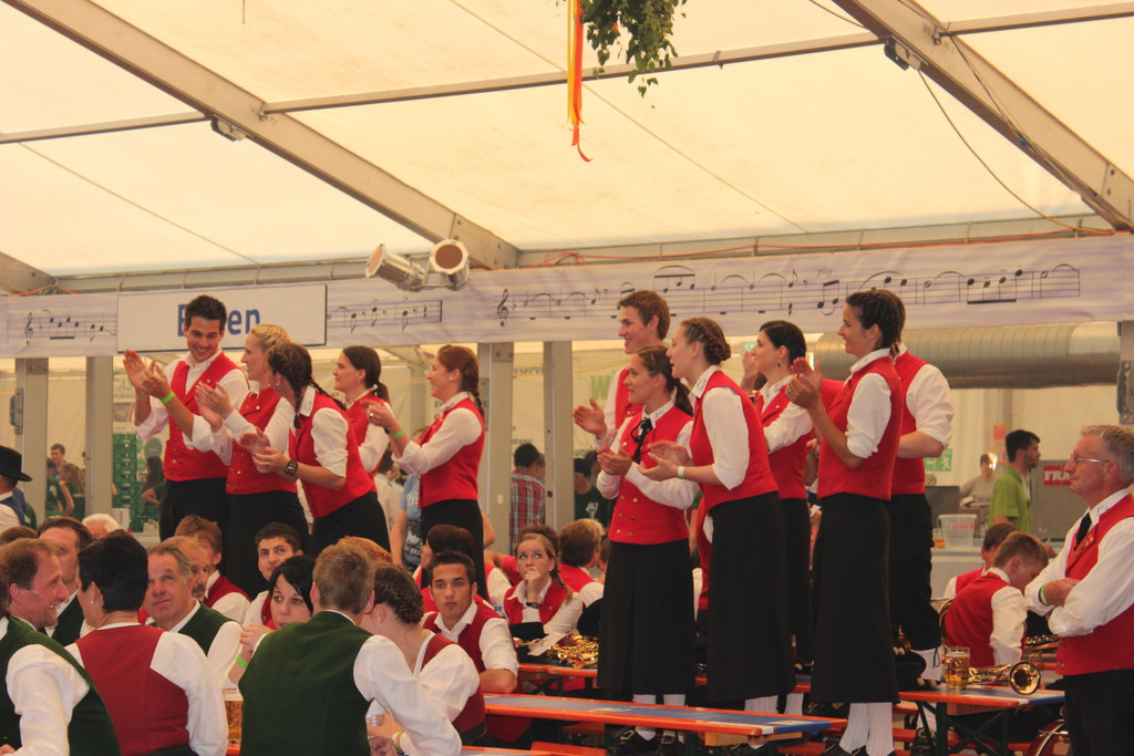 Sternaufmarsch 124_jpg-1373572470