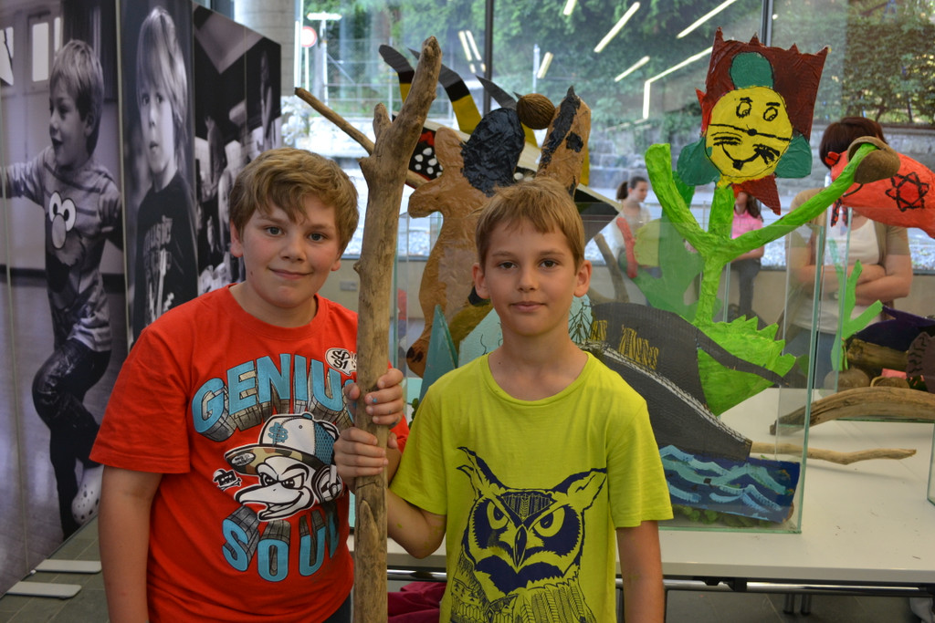 07 Luca _10_ wollte sich in seinem Hobby Malen verbessern_ Vsevolod _10_ lie__ sich von seiner Mama zum Kurs __berreden und war 