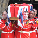 Tausende Briten erwiesen getötetem Soldaten Lee Rigby die letzte Ehre