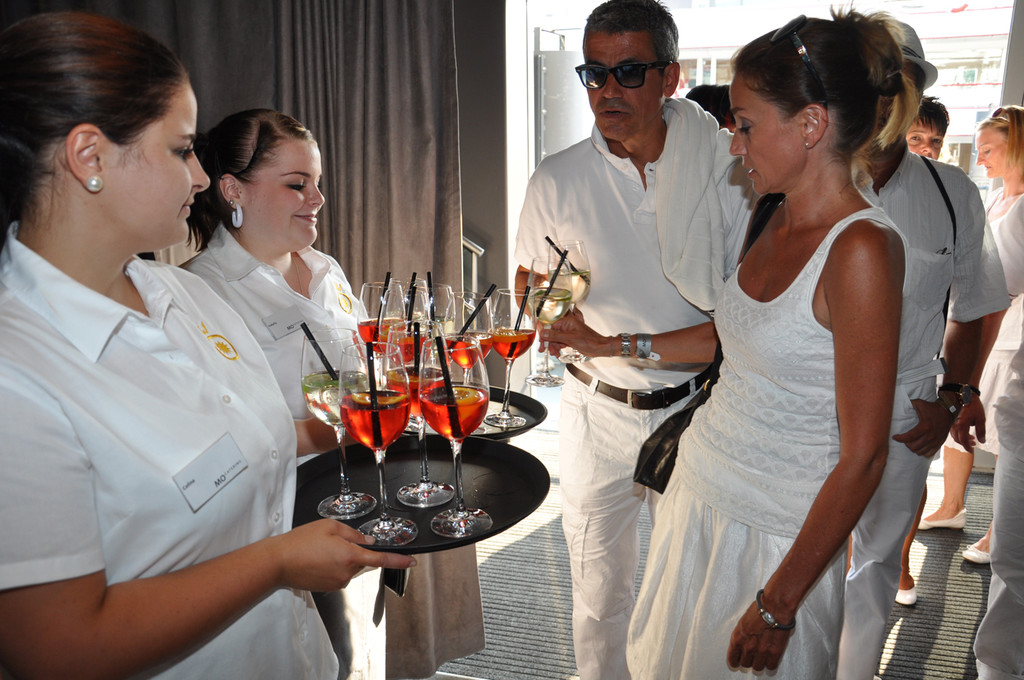 white2_jpg-1374394058