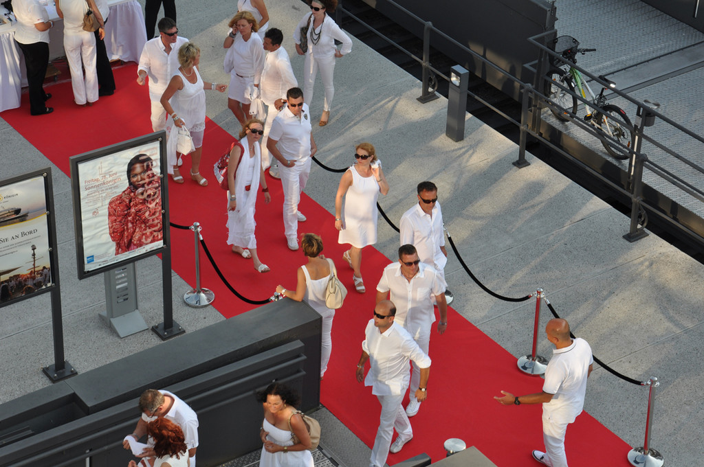 White4_jpg-1374394071