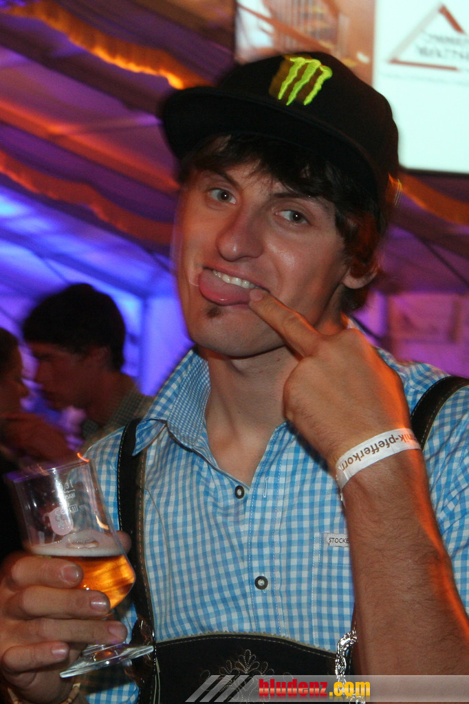 13038167.jpg
