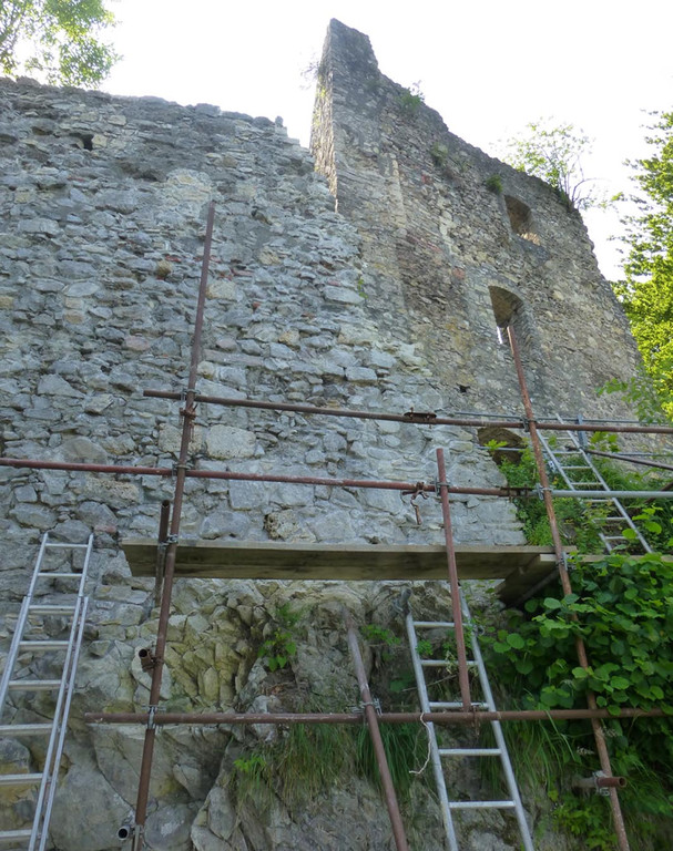 Ruine6Turm_jpg-1374443478