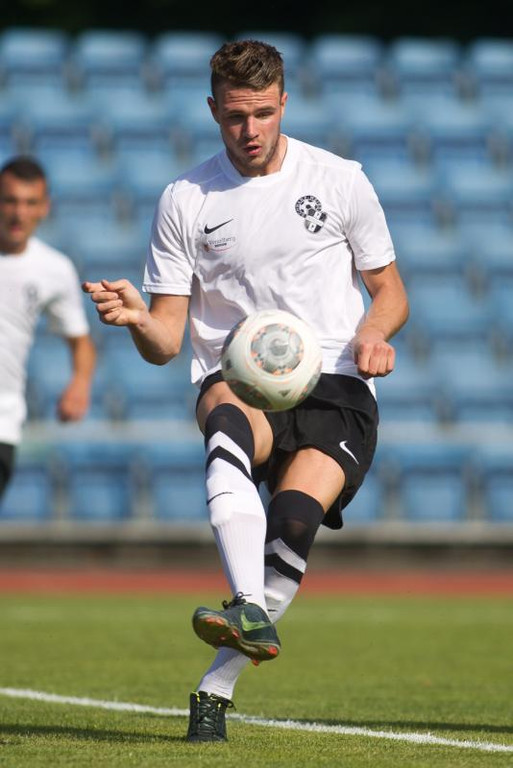 file6b4ud0a4ucl1303loa1a_jpg-1375000053