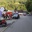 Rollerfahrer kollidiert mit Pkw