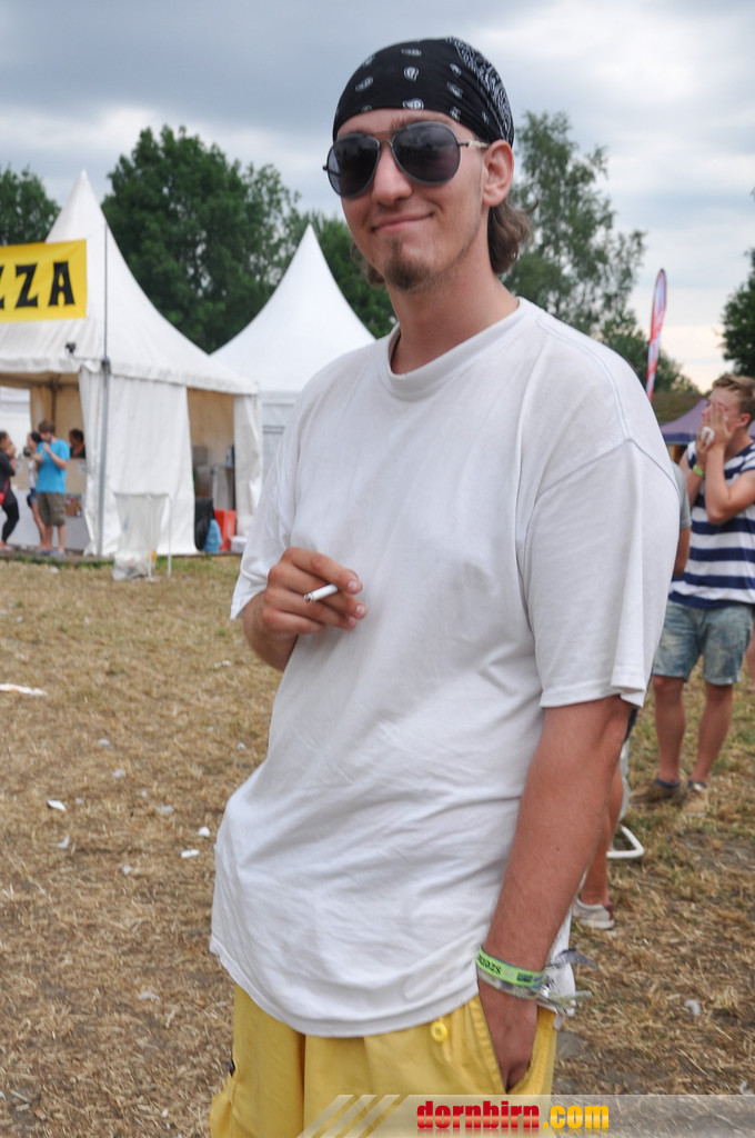 13073769.jpg