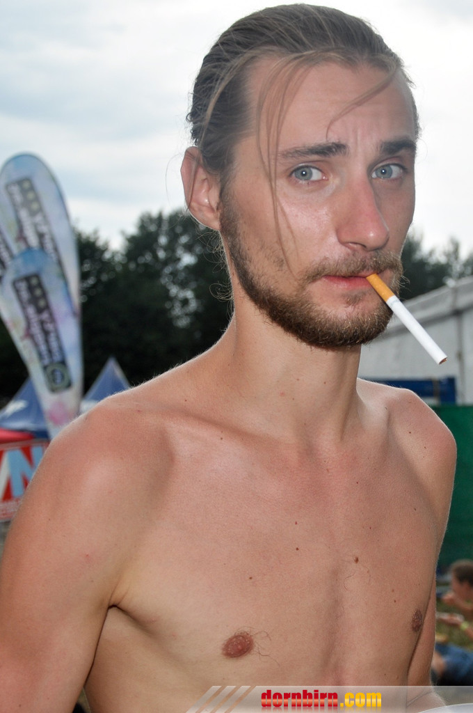 13073760.jpg