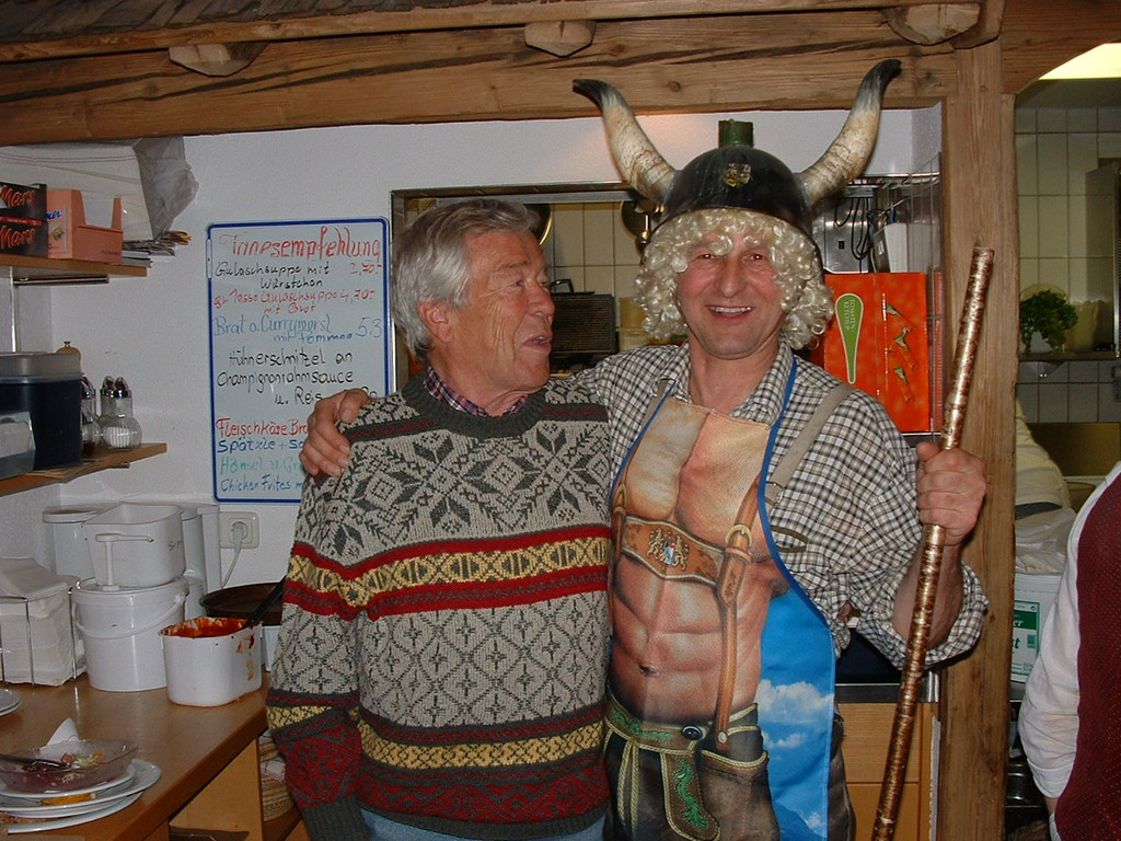 42 auch der Hausgeist begr____te die G__ste 2_JPG-1375616234