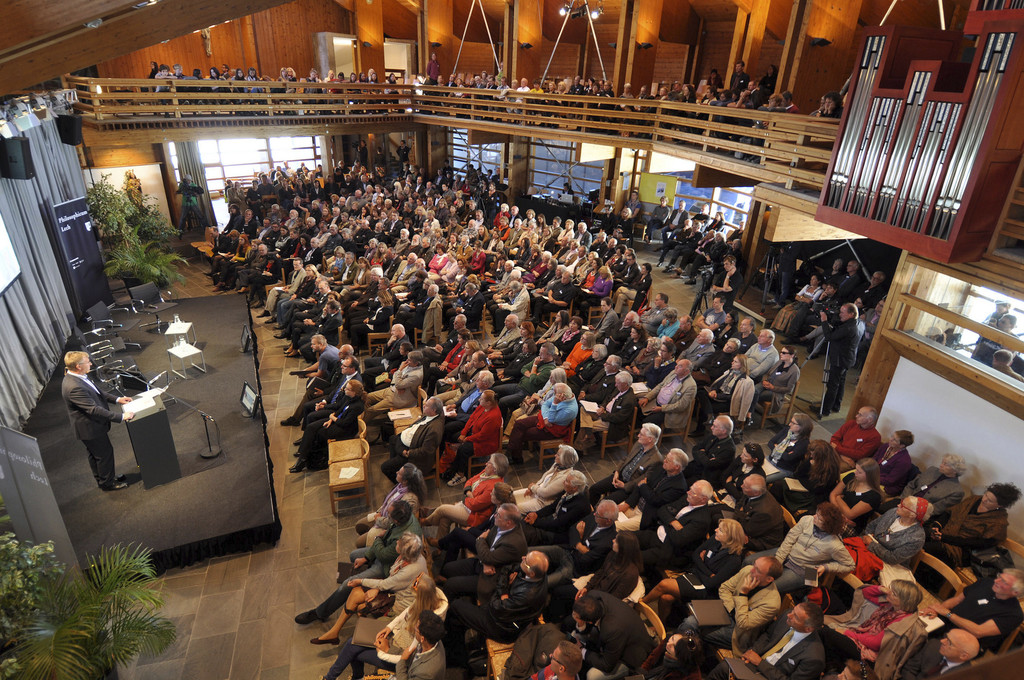 Lech_Zuers_am_Arlberg_Philsophicum_2012__C2_A9_Philosophicum_Lech_by_pro-media.jpg
