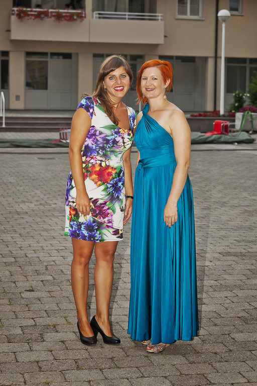 alpinale-Moderatorin Martina Peter _l__ mit Karin Bleiweiss.jpg