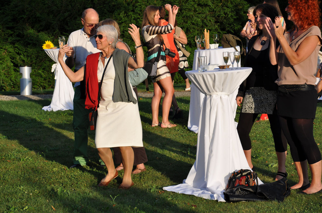 dancing_jpg-1376424635