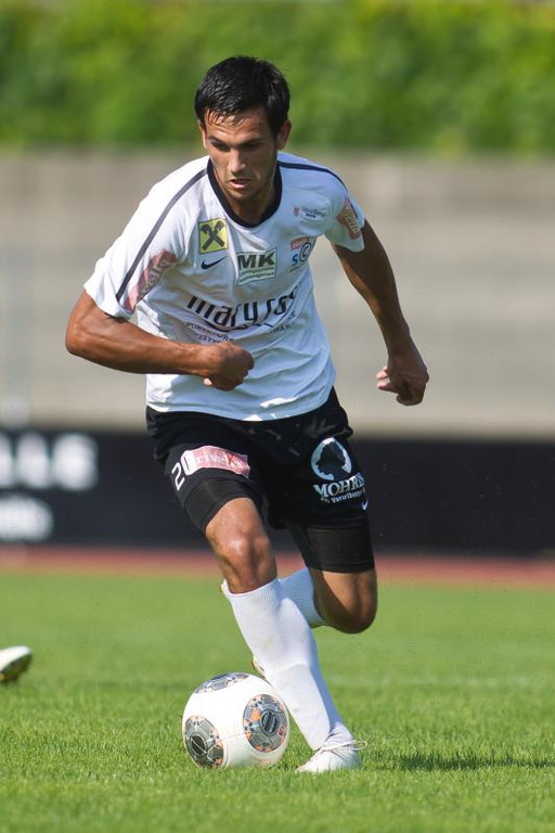 file6b17uk7ias1s8fdf9e0_jpg-1376484966