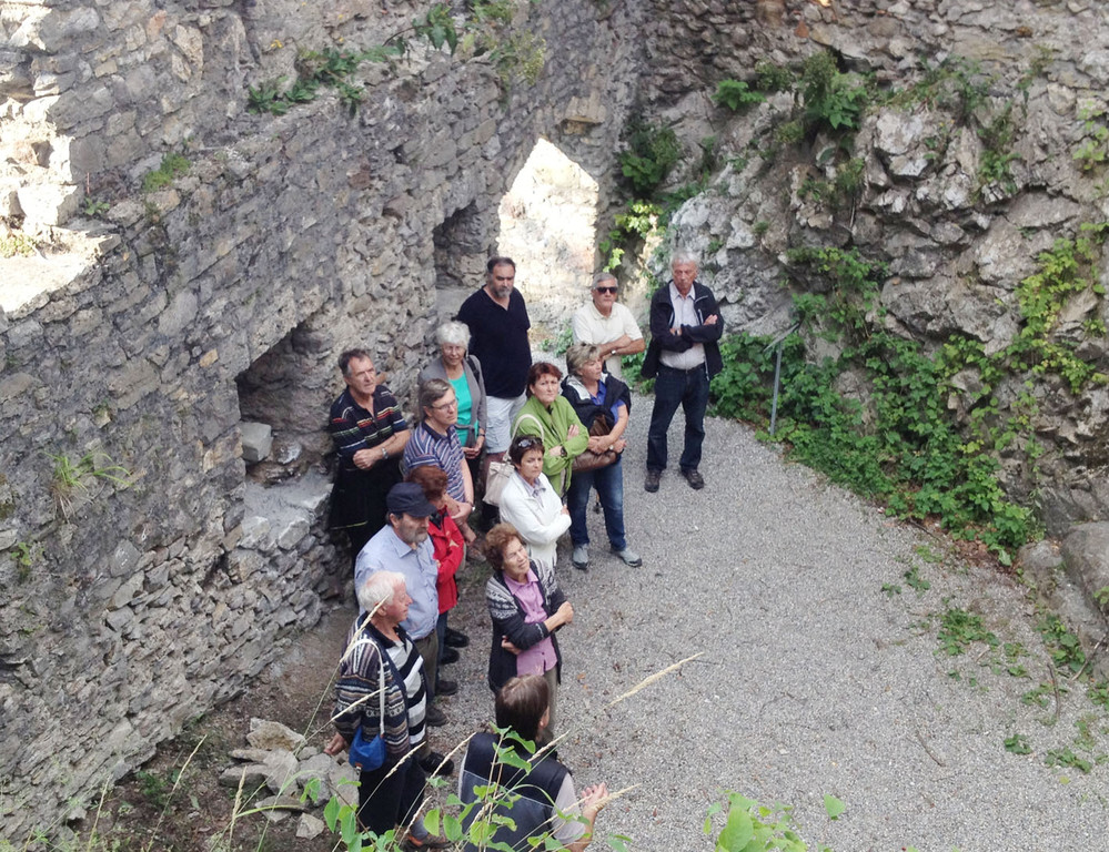 Ruine10f_jpg-1377456401
