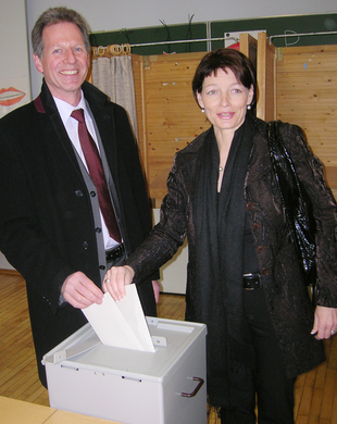 Wahl1cBgm_jpg-1268568522