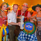 ALM_TPBall2012_Puntigamer Fasslanstechen_Robert Hellwagner Brauunion_Almdudler GF Gerhard Schilling.jpg