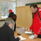 Mastersfahrer bei der Stimmabgabe